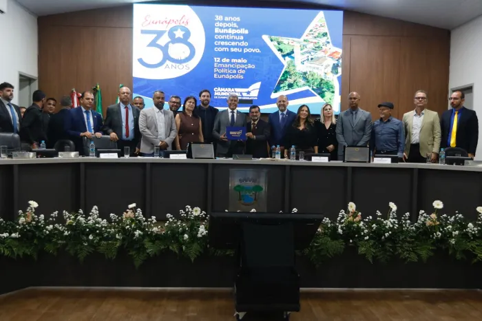 Jerônimo Rodrigues recebe Comenda 12 de Maio e título de cidadão eunapolitano