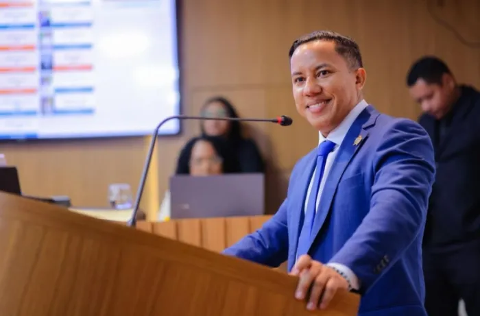 Lei proposta por Raimundo Penha garante direito à licença-maternidade em contratos temporários da Prefeitura