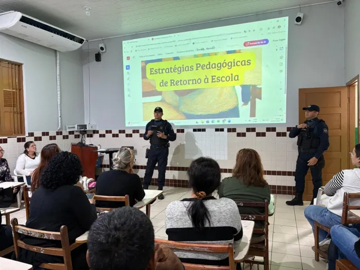 Educação do Acre debate com escolas estratégias pedagógicas para o retorno às aulas