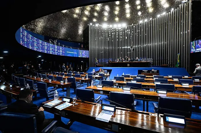 Também foi aprovado requerimento de sessão especial pelos 15 anos da instituição Gerando Falcões - Foto: Carlos Moura/Agência Senado