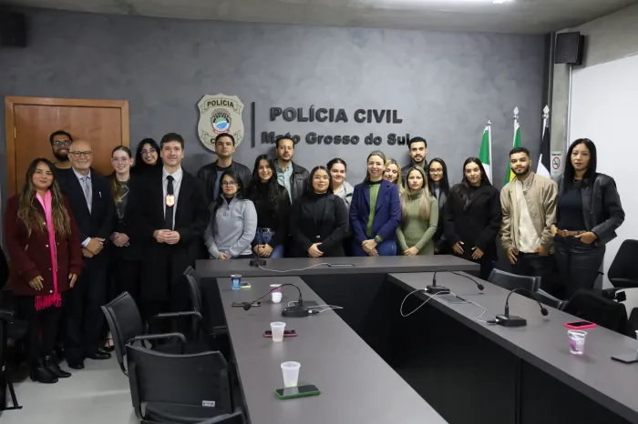 Polícia Civil recebe acadêmicos de Direito da UNIDERP para visita técnica institucional