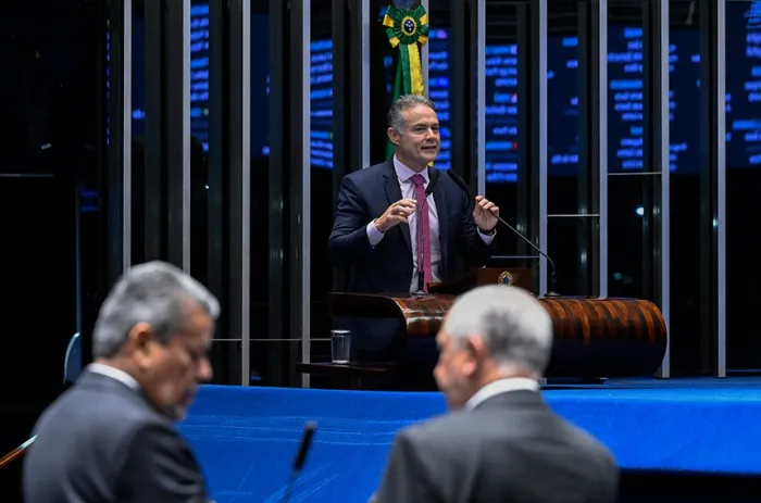 Renan Filho, relator da MP na comissão mista, durante a sessão que aprovou o texto - Foto: Carlos Moura/Agência Senado