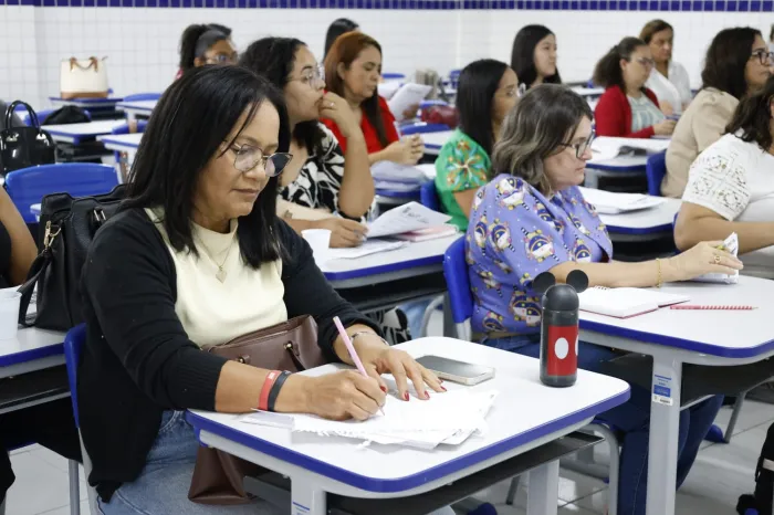 Prefeitura de Petrolina oferece formações continuadas para profissionais que atuam com estudantes neurodivergentes