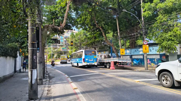 Medida visa coibir a infração gravíssima e promover mais segurança no trânsito. Foto: Divulgação/CET-Rio