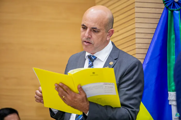  O deputado Ismael Crispin destacou o importante papel desempenhado pelos radioamadores ao longo dos anos (Foto: Secom ALERO)
