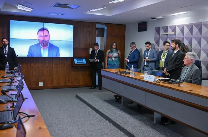 Eleito presidente da comissão, o deputado Idilvan Alencar se pronuncia por videoconferência - Foto: Ton Molina/Agência Senado