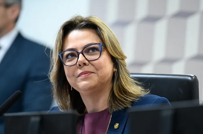 A senadora Leila Barros, presidente da comissão e relatora do projeto - Foto: Andressa Anholete/Agência Senado