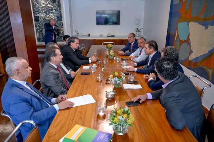 Motta defende redução de jornada para 40 horas semanais e dois dias de descanso