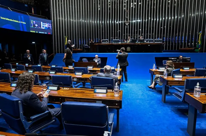 Plenário aprovou punição equivalente ao exercício ilegal de outras profissões na área da saúde - Foto: Carlos Moura/Agência Senado