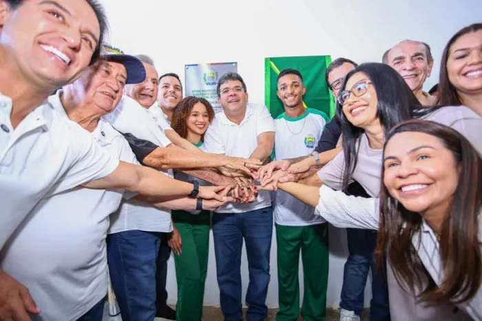 Rafael Fonteles entrega escola padrão ouro, anuncia asfaltamento e construção de ginásio poliesportivo em Passagem Franca