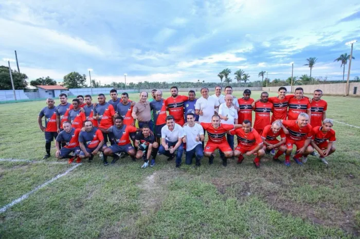 Governador inaugura arena esportiva e acompanha obras na Orla do Açude em Água Branca