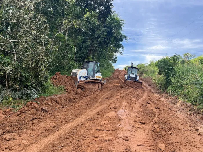 Governo do Acre trabalha na recuperação de ramais da Transacreana para garantir acesso às comunidades rurais