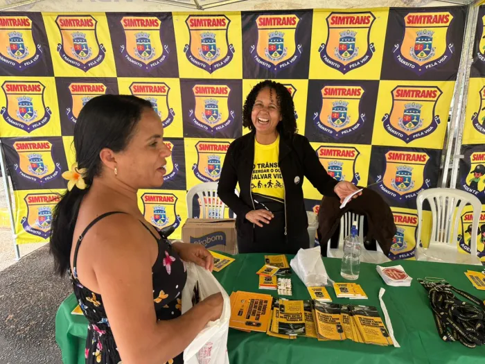 Simtrans leva ação de conscientização do Maio Amarelo sobre segurança no trânsito à Praça Barão do Rio Branco
