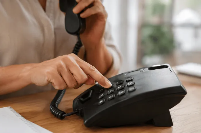 Procon orienta consumidores sobre mudanças na telefonia fixa após nova regulamentação da Anatel