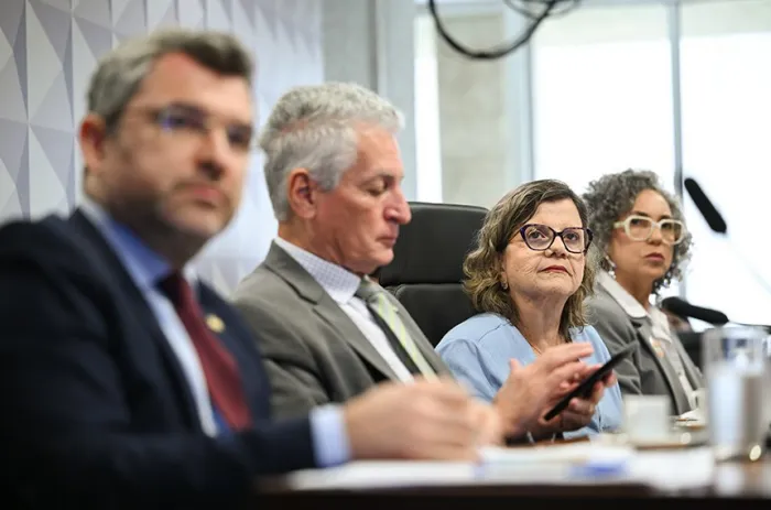 Financiamento da educação domina debate sobre MP do piso dos professores