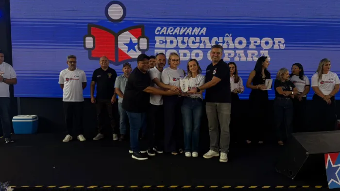 Parauapebas recebe selo prata de Criança Alfabetizada durante Caravana Educação por Todo o Pará