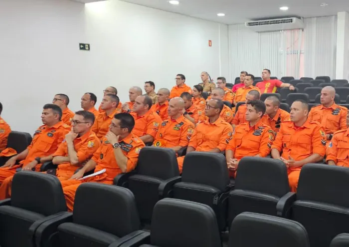 Objetivo é capacitar bombeiros militares para atuarem como guarda-vidas especializados - Ascom CBMAL