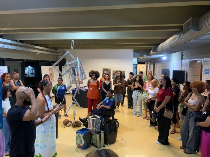 Coletivo Enegrecer leva arte e identidade à exposição