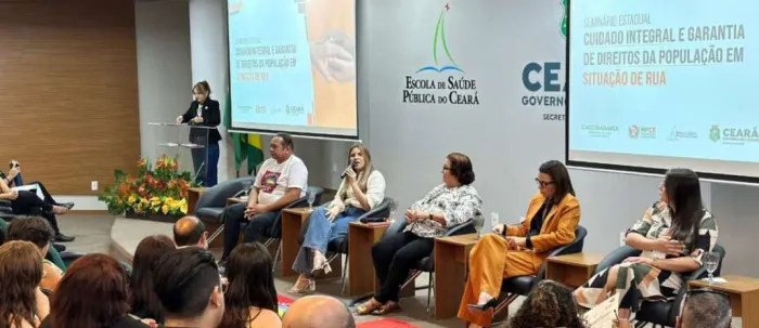 Seminário da Esp-CE amplia discussão sobre garantia de direitos e cuidados para a população em situação de rua