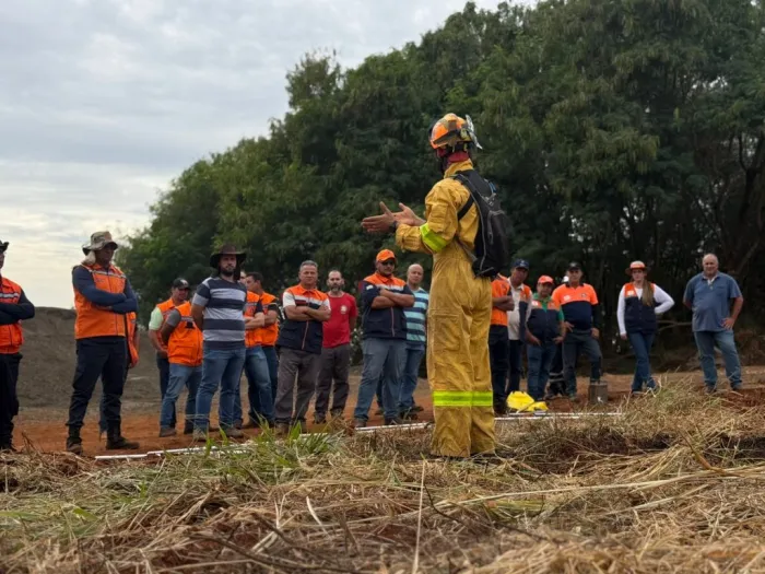 Defesa Civil encerra treinamento da Operação SP Sem Fogo em Ribeirão Preto com capacitação regional e entrega de equipamentos