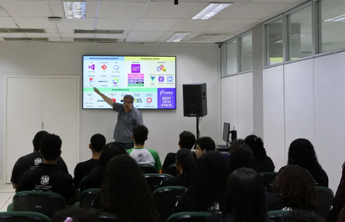 Estudantes de Linhares conhecem as soluções tecnológicas do Prodest que impulsionam o governo digital no Espírito Santo