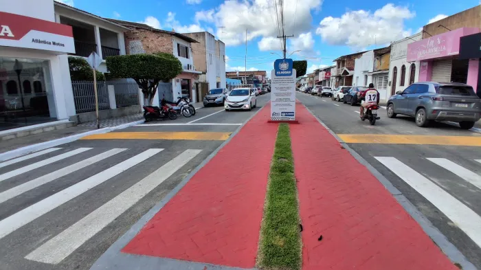 Governo entregou 8 km de pavimentação asfáltica nas ruas centrais do município - Ronaldo Lima