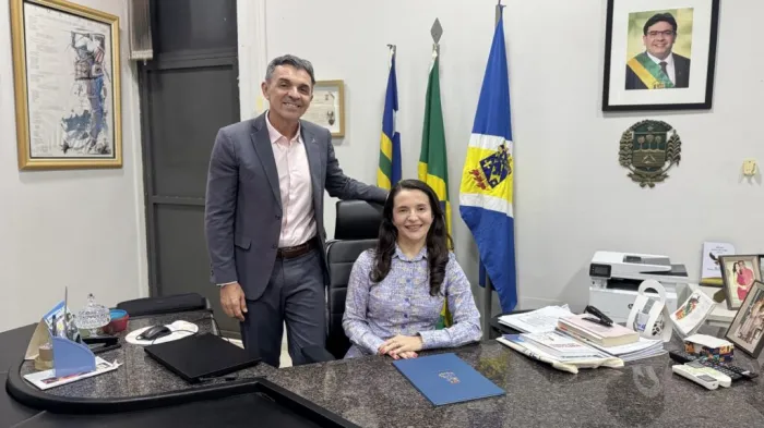Fábia Buenos Aires assume interinamente a reitoria da Uespi