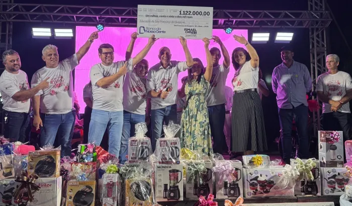  Parlamentar participou da programação especial em comemoração ao dia das mães no município (Foto: Assessoria parlamentar)