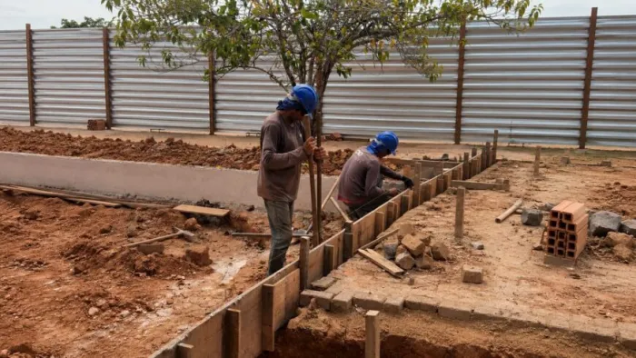 O projeto contempla a reforma de áreas de descanso, pergolados, pórticos, quiosques, paisagismo, praça histórica e instalação de totens informativos
