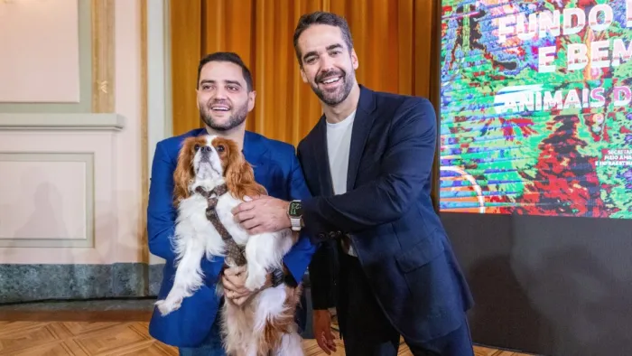 Leite e Gabriel sancionaram, em 15 de abril, a lei que institui o Fundo Estadual de Proteção e Bem-Estar de Animais Domésticos -Foto: Mauricio Tonetto/Secom