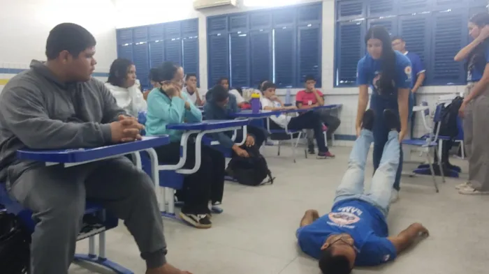 Ação levou aos estudantes do ensino médio noções sobre primeiros socorros - Arnaldo Santtos / Ascom Samu