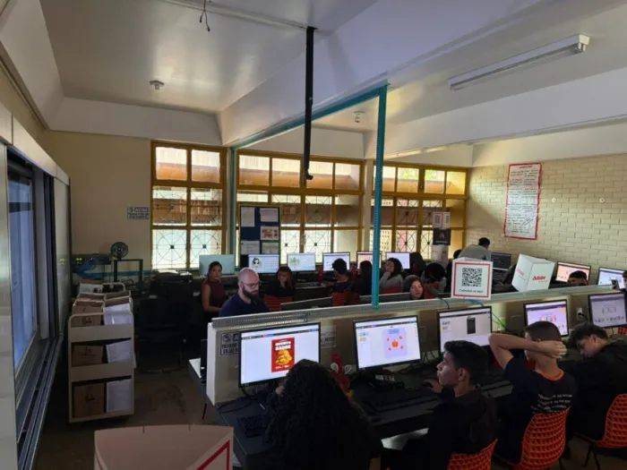 A formação reuniu cerca de 30 participantes e apresentou ferramentas digitais voltadas à produção de conteúdos educacionais e ao desenvolvimento de habilidades tecnológicas