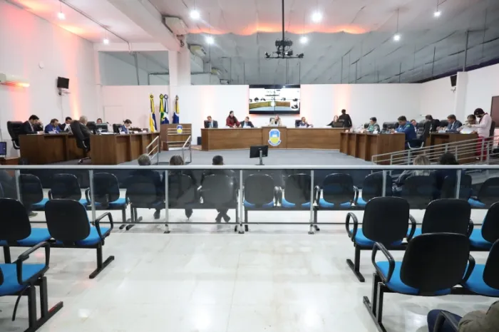 Em sessão bastante movimentada, vereadores de Dourados analisaram e aprovaram os cinco projetos presentes na pauta de votação desta segunda-feira - Foto: Franciele Grott