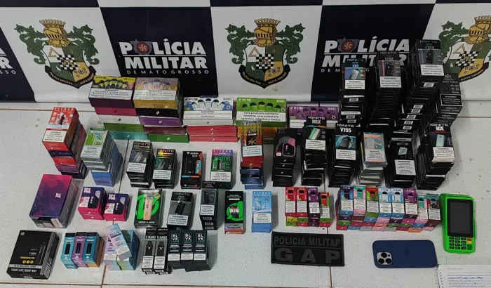 Polícia Militar apreende 298 cigarros eletrônicos e prende suspeito por contrabando