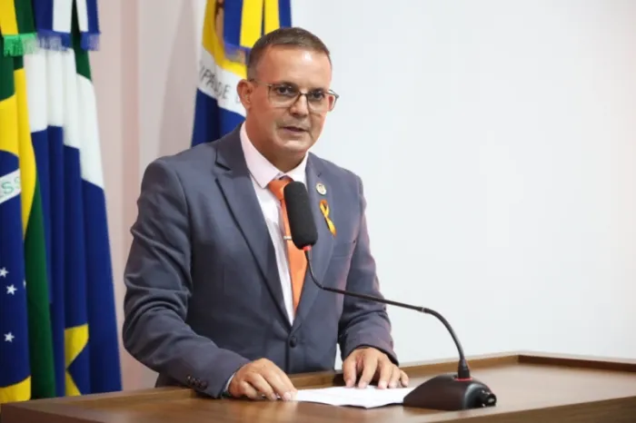 Inspetor Cabral cobra informações sobre mortes, escalas médicas e estrutura da UPA e Hospital da Vida