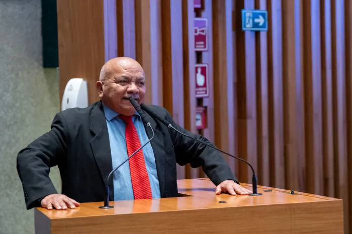 Distritais aprovam reeleição consecutiva de diretores de escolas
