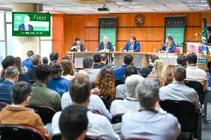 CVM e Fenasbac abrem inscrições para o LEAP 2026