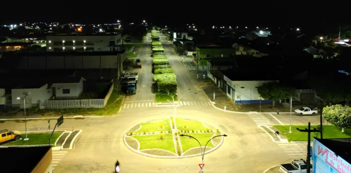  A ação contemplou a infraestrutura para a instalação de lâmpadas de LED em diversos pontos da cidade (Foto: Assessoria parlamentar)
