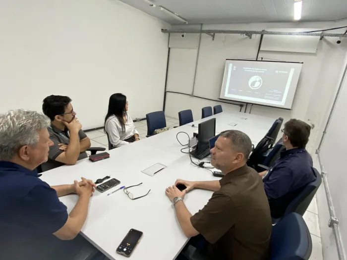 Reunião alinha estratégias para pesquisa de satisfação dos clientes - Viviane Chaves / Ascom Itec