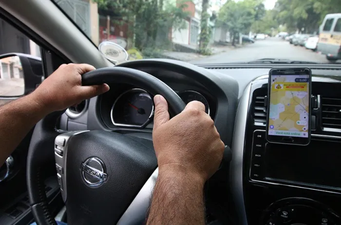 A medida provisória (MP) 1.359/2026, editada pelo governo federal, libera R$ 30 bilhões para motoristas de aplicativo e taxistas financiarem a compra de veículos novos - Foto: Rovena Rosa/Agência Brasil