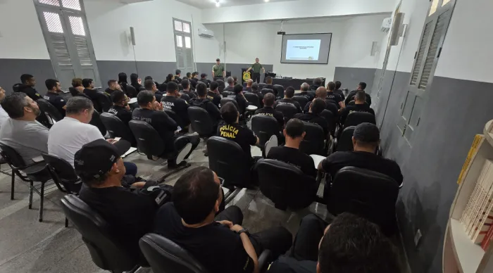 Escola de Gestão Penitenciária da Sejuc realiza curso de Primeira Intervenção em Crises para policiais penais