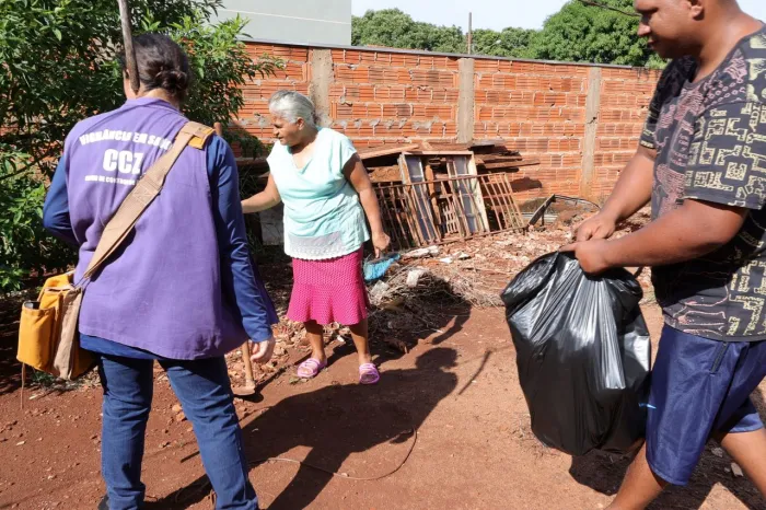 Prefeitura vistoria mais 1.450 imóveis e encontra 12 focos do mosquito Aedes aegypti
