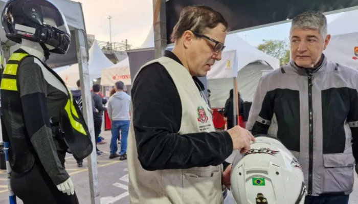 Maio Amarelo: Governo de SP participa de pit stop para conscientizar motociclistas