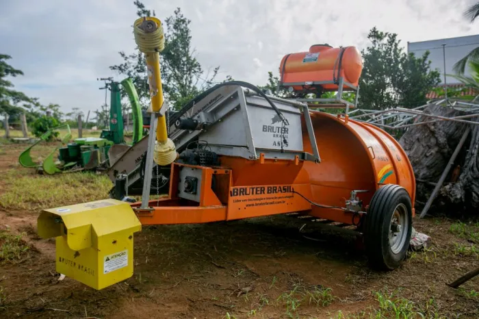  Equipamento adquirido por meio de emenda parlamentar fortalece a produção de silagem e garante mais eficiência (Foto: Thyago Lorentz | Secom ALE/RO)