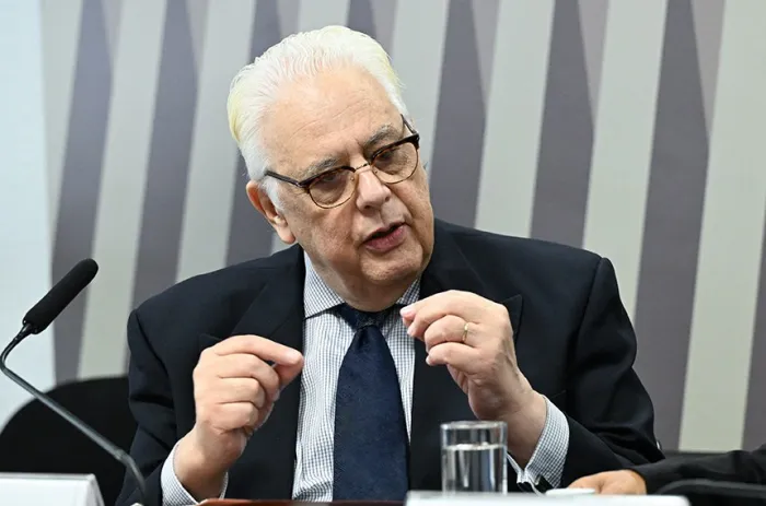 O embaixador Olyntho Vieira durante a sabatina - Foto: Geraldo Magela/Agência Senado