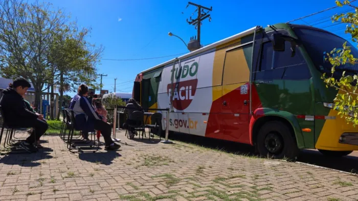Unidade móvel do Tudo Fácil registra quase 2 mil atendimentos em Eldorado do Sul