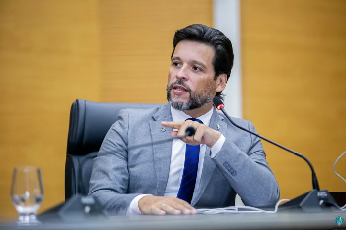  Deputado solicita cumprimento de lei para proteger alunos e professores (Foto: Thyago Lorentz I Secom ALE/RO)