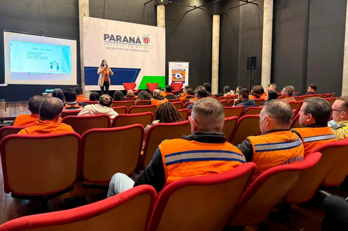 Estado capacita gestores municipais de Defesa Civil para atendimento de deficientes auditivos