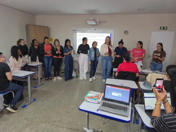 Estratégias de leitura e oralidade são tema de formação para educadores da rede municipal