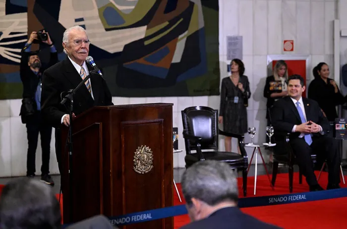 Ex-presidente da República e do Senado destacou sua trajetória na literatura e a amizade com os livros - Foto: Carlos Moura/Agência Senado